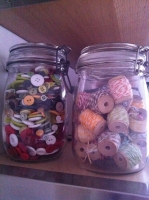 Rangement bobines de fils et boutons